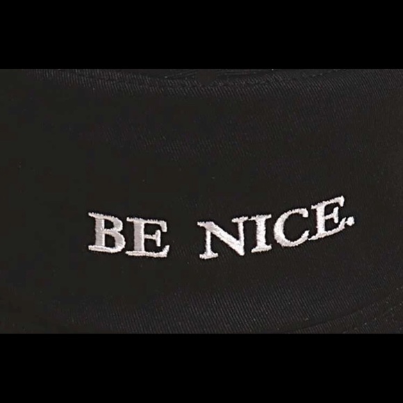 🎀🆕 Be Nice bucket hat - Picture 3 of 3